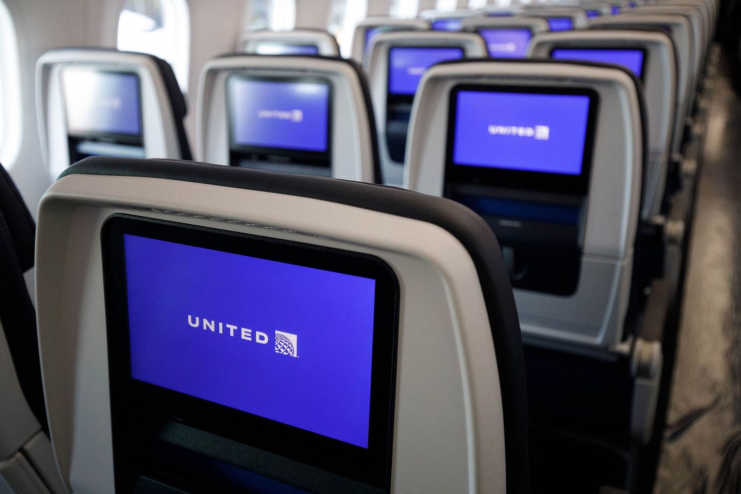 rebook-united-airlines