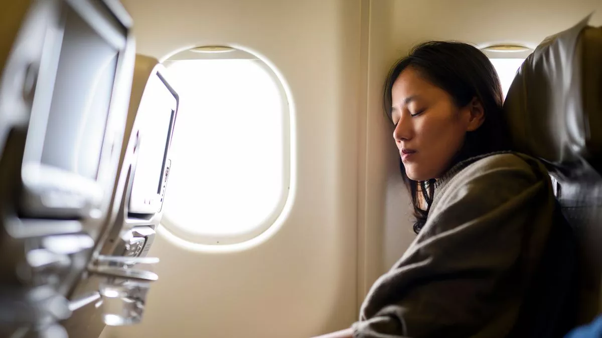 how-to-sleep-on-a-plane